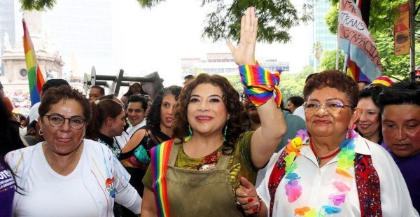 Clara Brugada asiste a la Marcha del Orgullo tras semanas sin actividades públicas