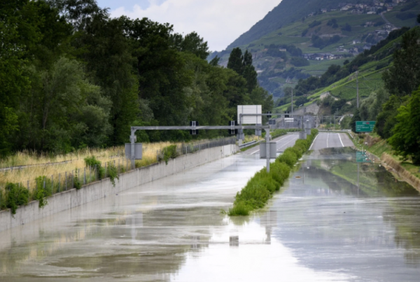 Al menos 4 muertos en Suiza e Italia por inundaciones y deslaves causados por tormentas