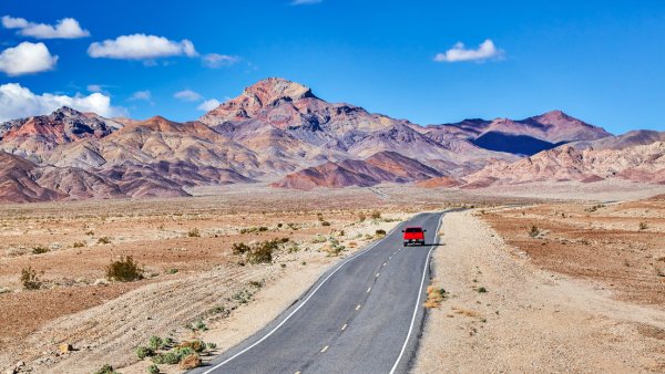 Más de 100 sismos sacuden el Valle de la Muerte y los expertos temen que uno más grande sea inminente