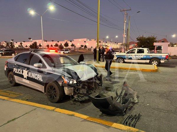 Patrulla provoca fuerte choque en la Homero; no hay lesionados de gravedad