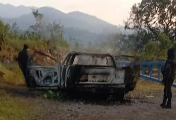 Ligan camioneta incendiada con el asesinato del periodista Mauricio Cruz Solís