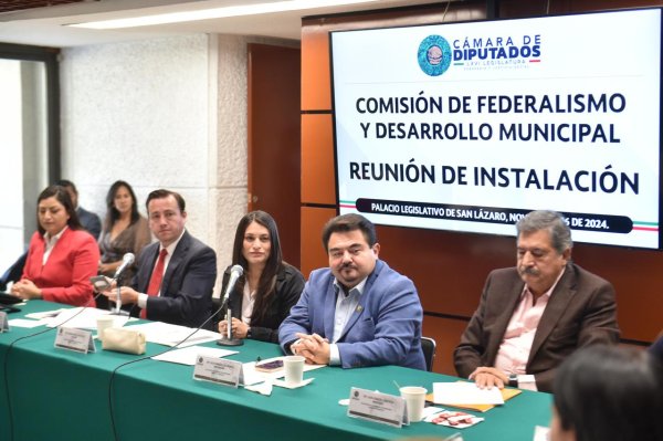 Instala Dip. Rocío González Alonso la Comisión de Federalismo y Desarrollo Municipal