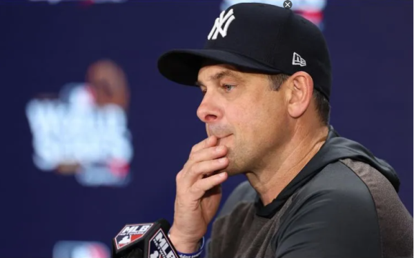 Yankees toman decisión respecto al futuro de Aaron Boone