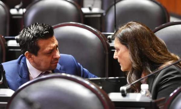 Diputados del PAN impulsan destitución de gobernadora de Guerrero