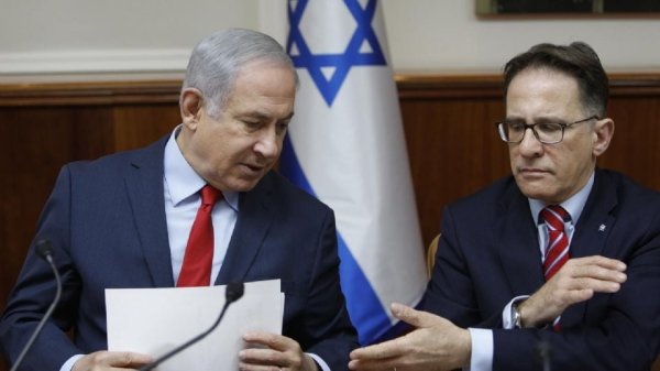 Acusan al jefe de gabinete de Netanyahu de extorsionar a un oficial para alterar las actas del 7 de octubre