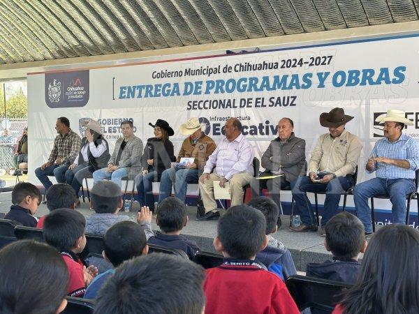 Encabeza Bonilla entrega de programa de obras al kínder “Benito Juárez” en El Sauz