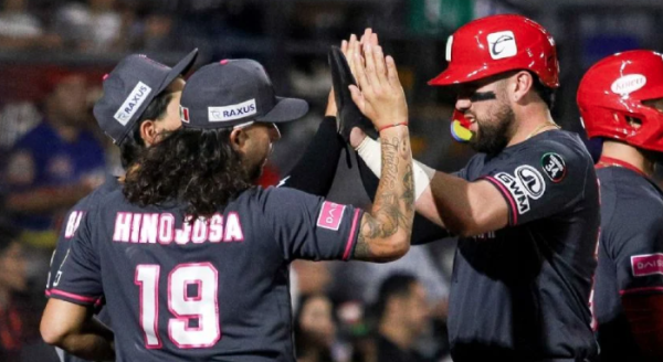 México sigue con vida en el torneo de beisbol Premier 12 tras épico triunfo ante Países Bajos en duelo que terminó con bronca