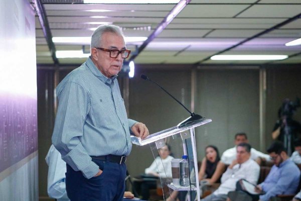 Rubén Rocha Moya, gobernador de Sinaloa, pide formalmente ser sometido al proceso de revocación de mandato