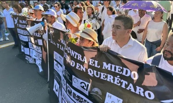 Marchan en Querétaro para exigir seguridad tras ataque en bar