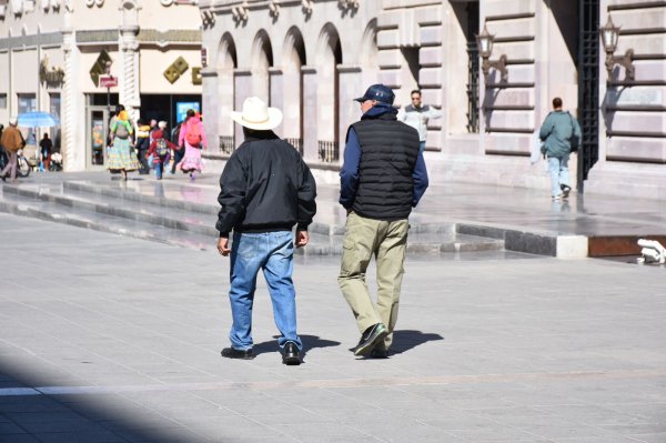 Llama Secretaría de Salud a protegerse ante el descenso de temperaturas en la entidad