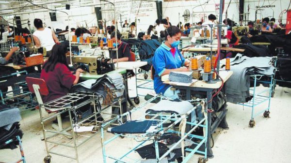 La UE adopta el veto a los productos fabricados con trabajo forzoso