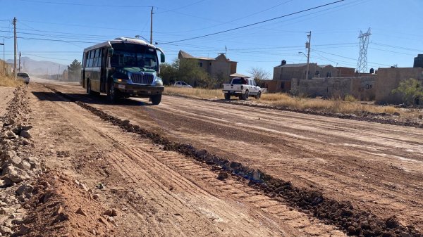 Rehabilita Gobierno Municipal ruta de camión Plan de Ayala