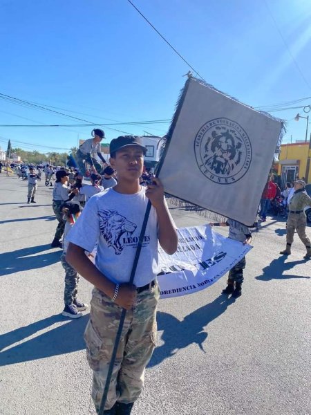 Academia de Formación Militarizada Leones participa en Desfile del 20 de Noviembre en Delicias