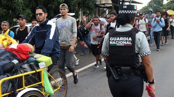 Caravana migrante parte de Tapachula hacia EU; buscan llegar antes de la presidencia de Trump para evitar restricciones