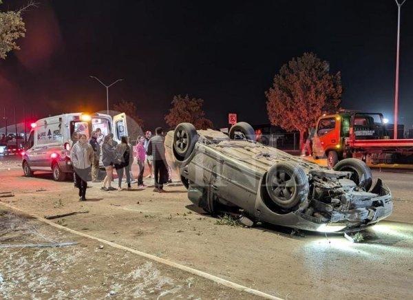 Jugaban carreras y terminaron volcando en la Fuentes Mares; seis lesionados