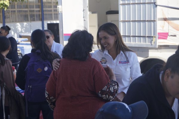 Lleva Xóchitl Contreras feria de servicios a Pradera Dorada