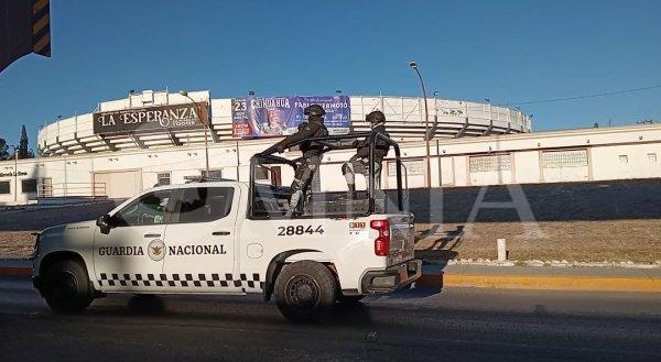 Llega vigilancia de la Guardia Nacional a la plaza de toros 