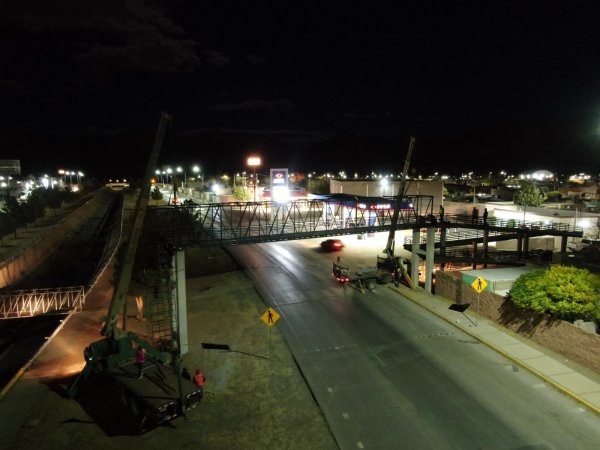 Al 80% de avance construcción de puente peatonal en Vialidad Los Nogales: Municipio