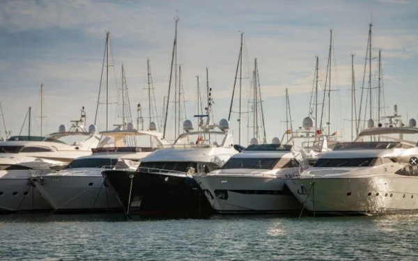 Desaparecen al menos 16 personas tras hundirse yate turístico en el Mar Rojo