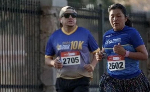 La corredora rarámuri Verónica Palma ‘vuela’ y gana ‘El Paso Runners 2024’, competencia celebrada en Texas