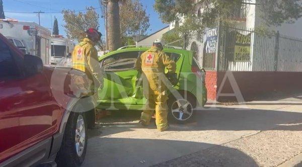 Dos conductores lesionados tras omitir cruce de cuatro altos en San Felipe