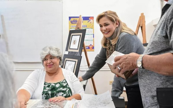 Maru Campos celebra fiestas navideñas en la Casa del Abuelo