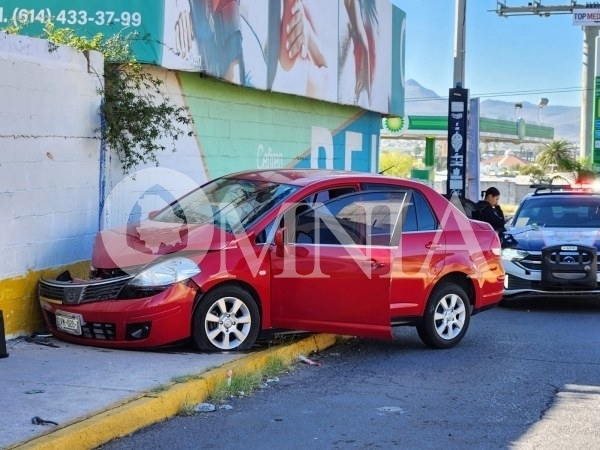 Adulta mayor sufre aparatoso accidente en el Boulevard Ortiz Mena