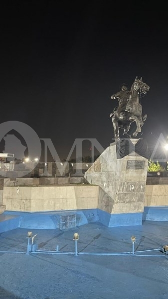 Principales monumentos de la Ciudad amanecieron con un moño de luto