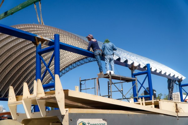 Continúa Municipio con construcción de domo y cancha en primaria José Vasconcelos