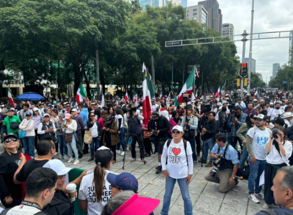 Trabajadores del PJF marcharon para exigir a Sheinbaum corregir la reforma judicial