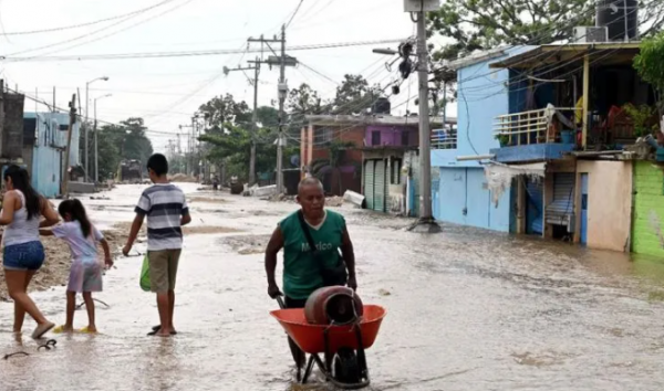 Apoyarán a damnificados por el huracán 