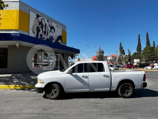 Asaltan a mano armada Coppel de Plaza Vallarta; se llevaron varios equipos electrónicos