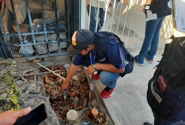 Abonan a la economía de 350 habitantes de la colonia Los Pinos con reparación de fugas de agua