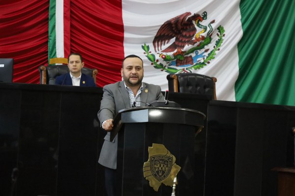 Va Arturo Medina por preservación de tradiciones de Pueblos Originarios.