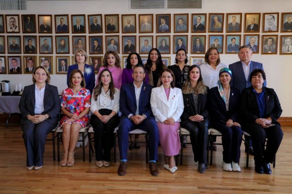 Toma protesta alcalde Bonilla a integrantes del Consejo Directivo del Instituto Municipal de las Mujeres