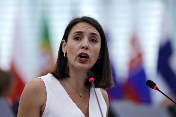 Ultra derecha en España pide cese de labores como ministra a Irene Montero