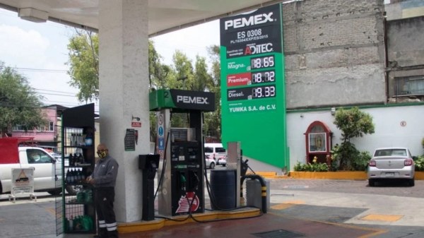 Sheinbaum sigue los pasos de López Obrador y mantiene la gasolina sin estímulos fiscales