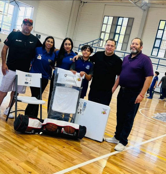 Dona ADEMEBA Chihuahua equipamiento a gimnasios sede del Campeonato Nacional U13