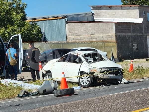 Muere hombre en volcadura en carretera a Cuauhtémoc