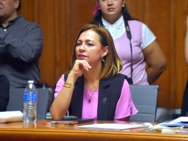 Miente Riggs y demuestra su ignorancia financiera: Isela Martínez