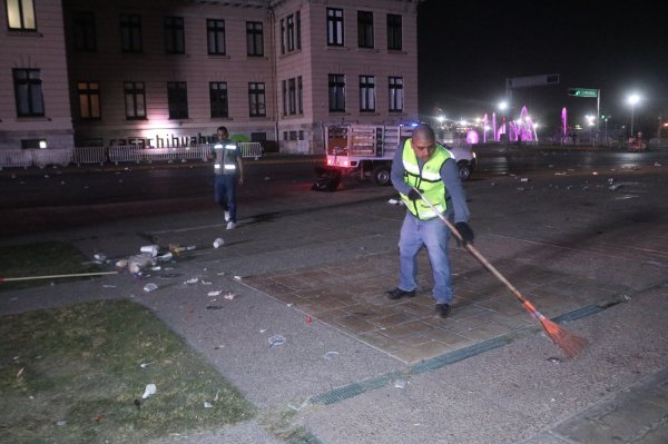 Retira Gobierno Municipal seis toneladas de basura tras concierto en Plaza del Ángel