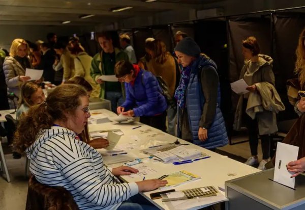 Lituania: abren urnas en primeros comicios al parlamento