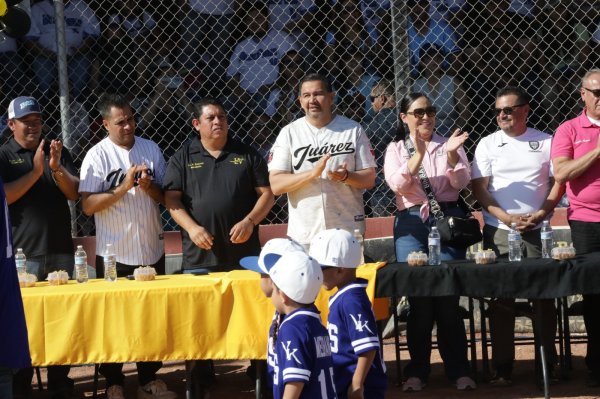 Inaugura alcalde Pérez Cuéllar la Liga de Beisbol Villahermosa