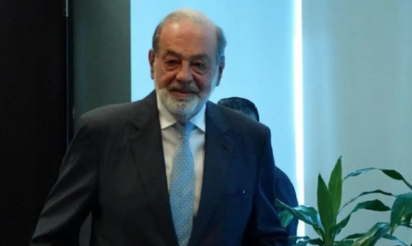 Carlos Slim, culpable de la desigualdad en México, advierten ganadores del Nobel de Economía