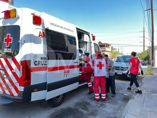 Transeúnte sufre pre-infarto en vía pública; lo trasladan a hospital