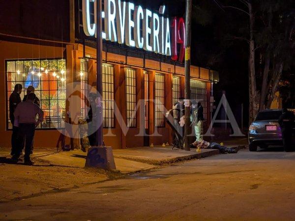 Ejecutan a uno anoche al exterior de la Cervecería 