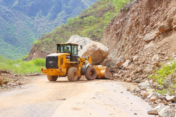 Mejoran la conectividad y movilidad de más de 900 mil habitantes con obras públicas en 36 municipios