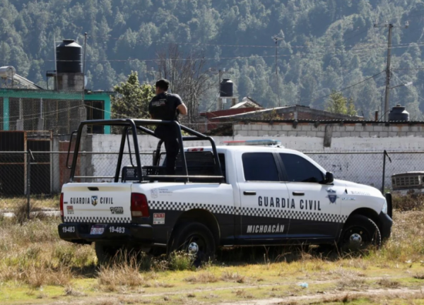 Explota mina terrestre en Michoacán y deja cuatro policías heridos