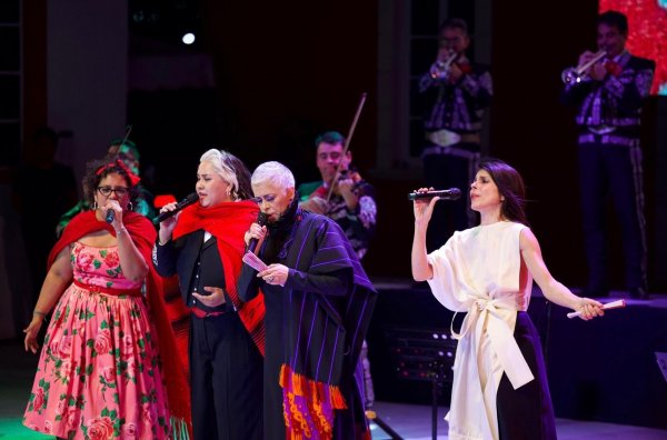 Emociona concierto homenaje “Chavela y sus mujeres” a parralenses durante el FICH Edición Bicentenario