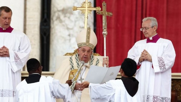 El papa Francisco insta a que se terminen las guerras y hace énfasis en 